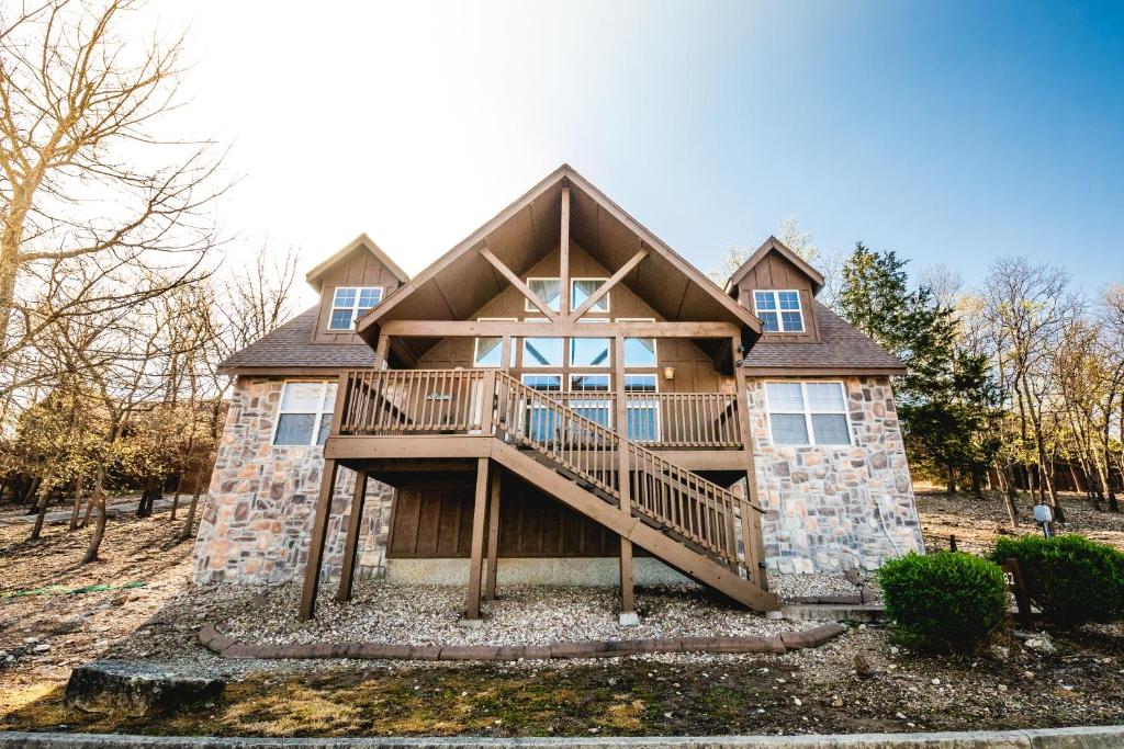 Rustic Lodge cabin in Branson West, Missouri, United States